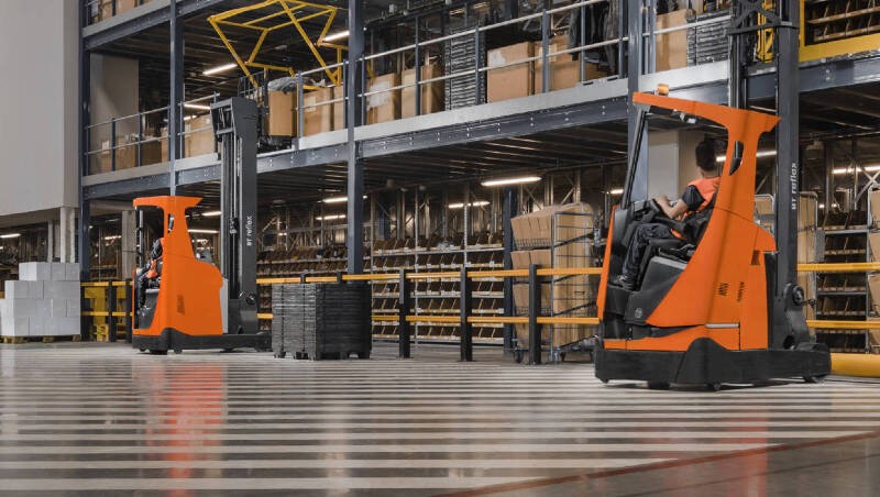 Carrelli elevatori ergonomici per il benessere degli operatori e una maggiore produttività