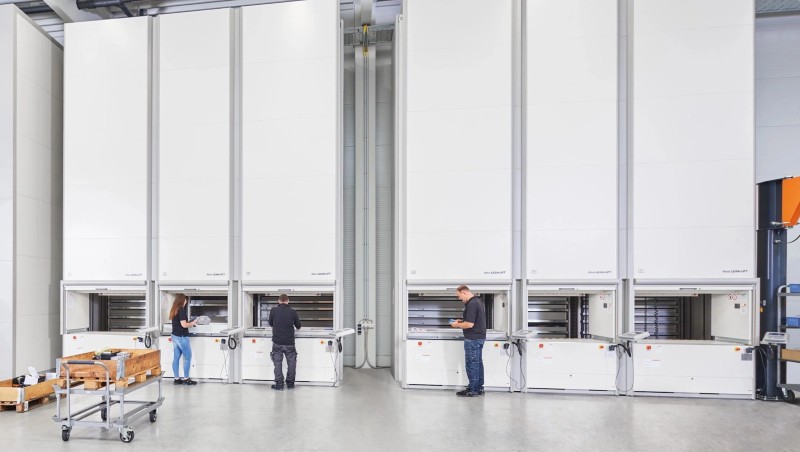 Come un magazzino verticale automatico migliora l’organizzazione 
