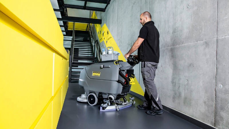 Lavasciuga pavimenti industriali per piccole, medie e grandi superfici
