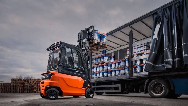 Carrelli elevatori elettrici Toyota: scopri il nuovo Traigo48