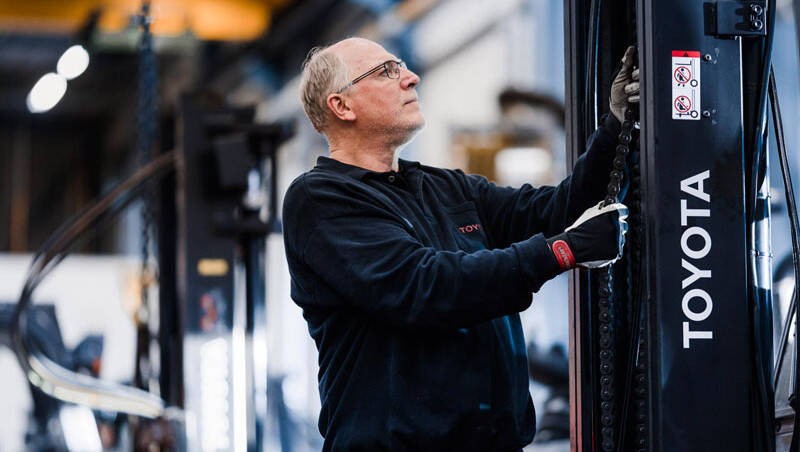 Manutenzione dei carrelli elevatori: cosa prevede la normativa