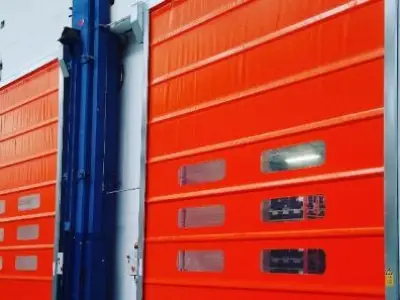 Porte rapide industriali: i principali vantaggi per l’efficienza operativa