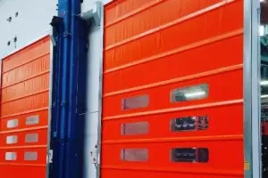 Porte rapide industriali: i principali vantaggi per l’efficienza operativa