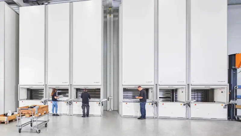 Come un magazzino verticale automatico migliora l’organizzazione 