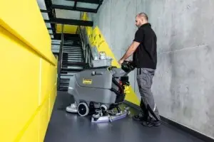 Lavasciuga pavimenti industriali per piccole, medie e grandi superfici