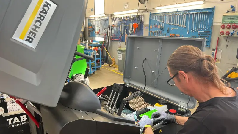 Manutenzione lavapavimenti, idropulitrici e spazzatrici professionali: tutto quello che devi sapere